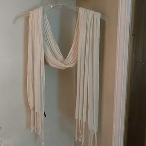 Off-white viscose scarf with fringes